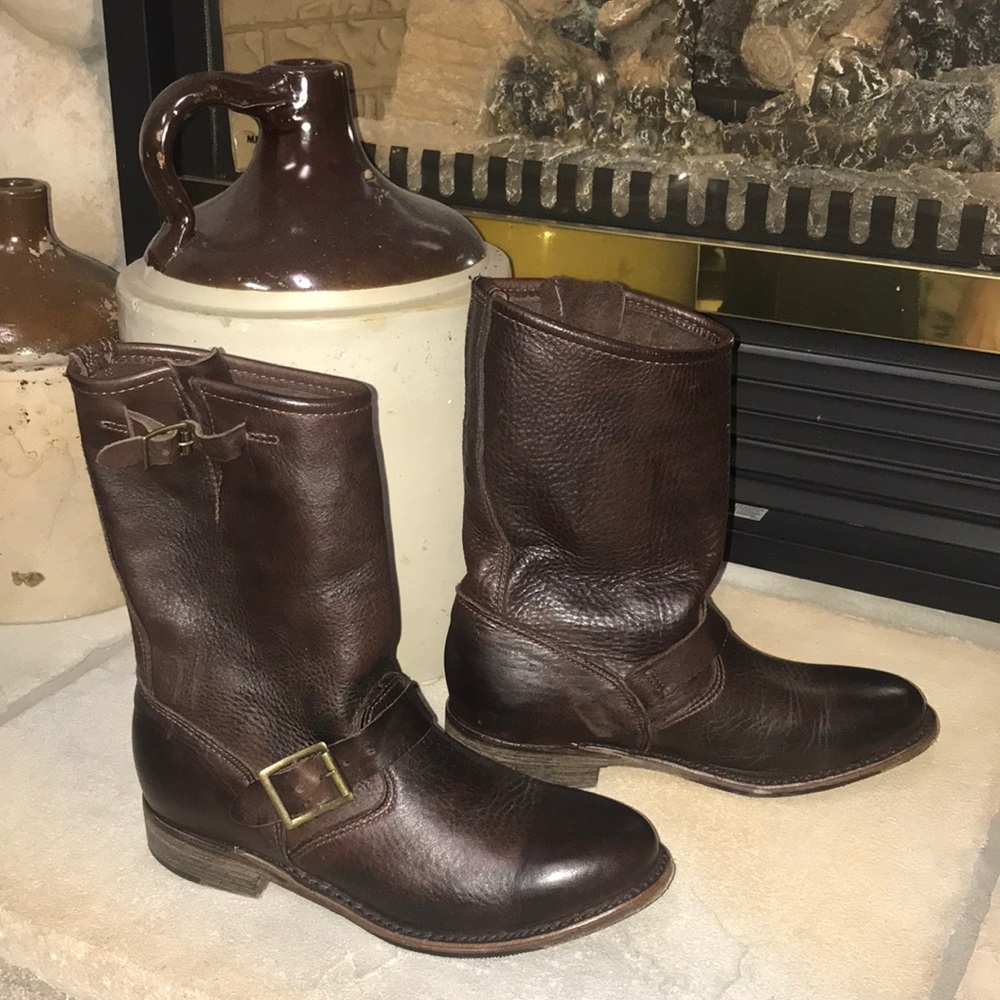 LIKE NEW BROOKS BROTHERS BROWN LEATHER BOOTIES 6.5